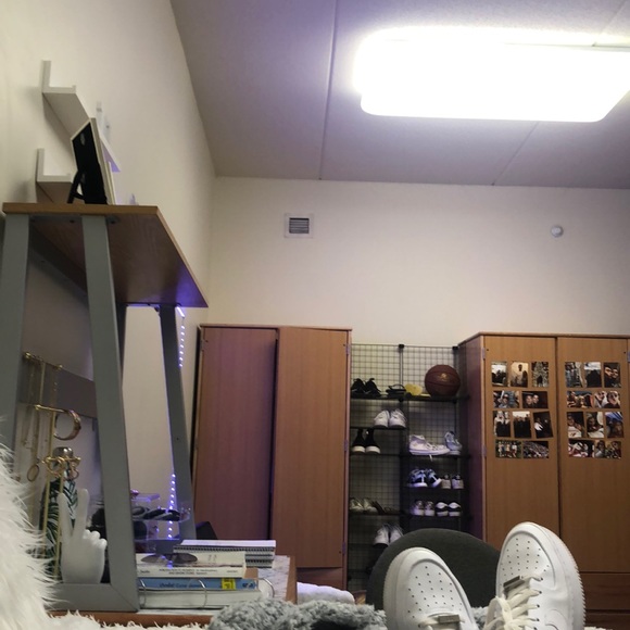 Meet your Posher, Olivia - Picture 1 of 1